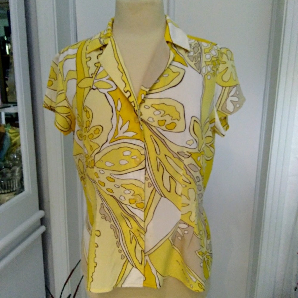 N company size 8 multi yellow flowy top